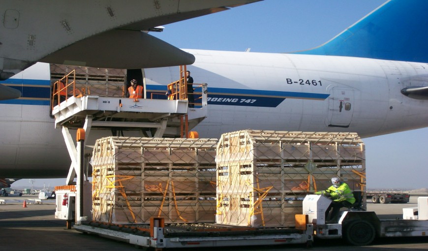 从江到越南空运公司